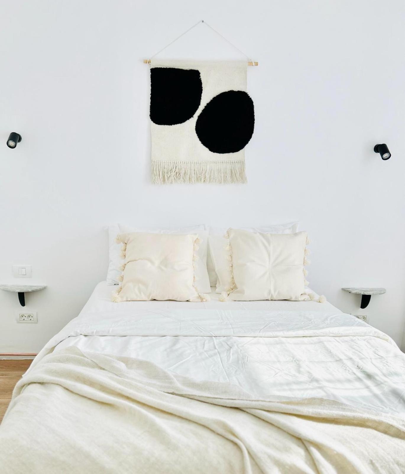 Urban Parkside Retreat Cozy 2-Bed Ap By Metro Apartman Bukarest Kültér fotó